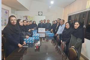 تقدیر از خانواده های باشکوه و ناجیان جنین به مناسبت هفته ملی جمعیت