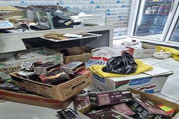 کشف و جمع آوری 310 قلم فرآورده غیرمجاز و قاچاق از عطاری های شهر نورآباد