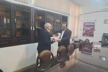 برگزاری همایش تکریم از سالمندان بازنشسته ادارات در سالن اجتماعات مرکز بهداشت شهید خواجه ممسنی
